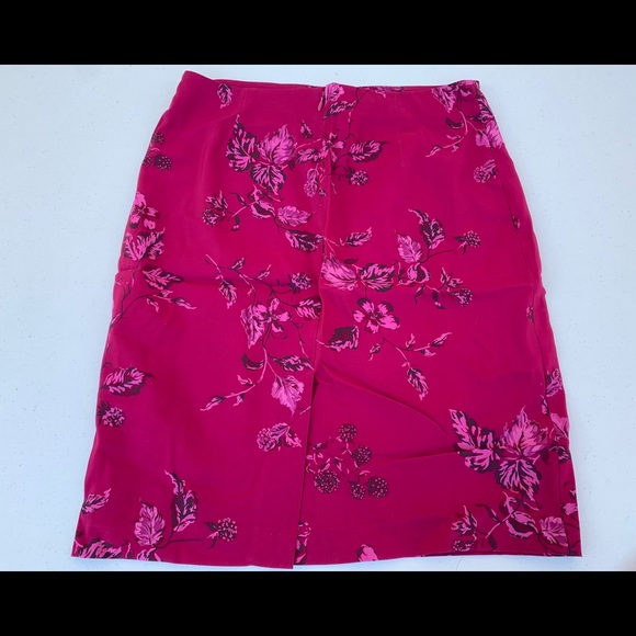 Express Magenta Floral Patterned Skirt - sz 5/6 - Picture 2 of 9